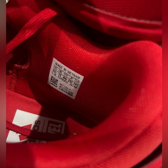 Men’s Adidas D.O.N issue 2 Spider Man Red Lace Up Sneaker - Picture 5 of 6